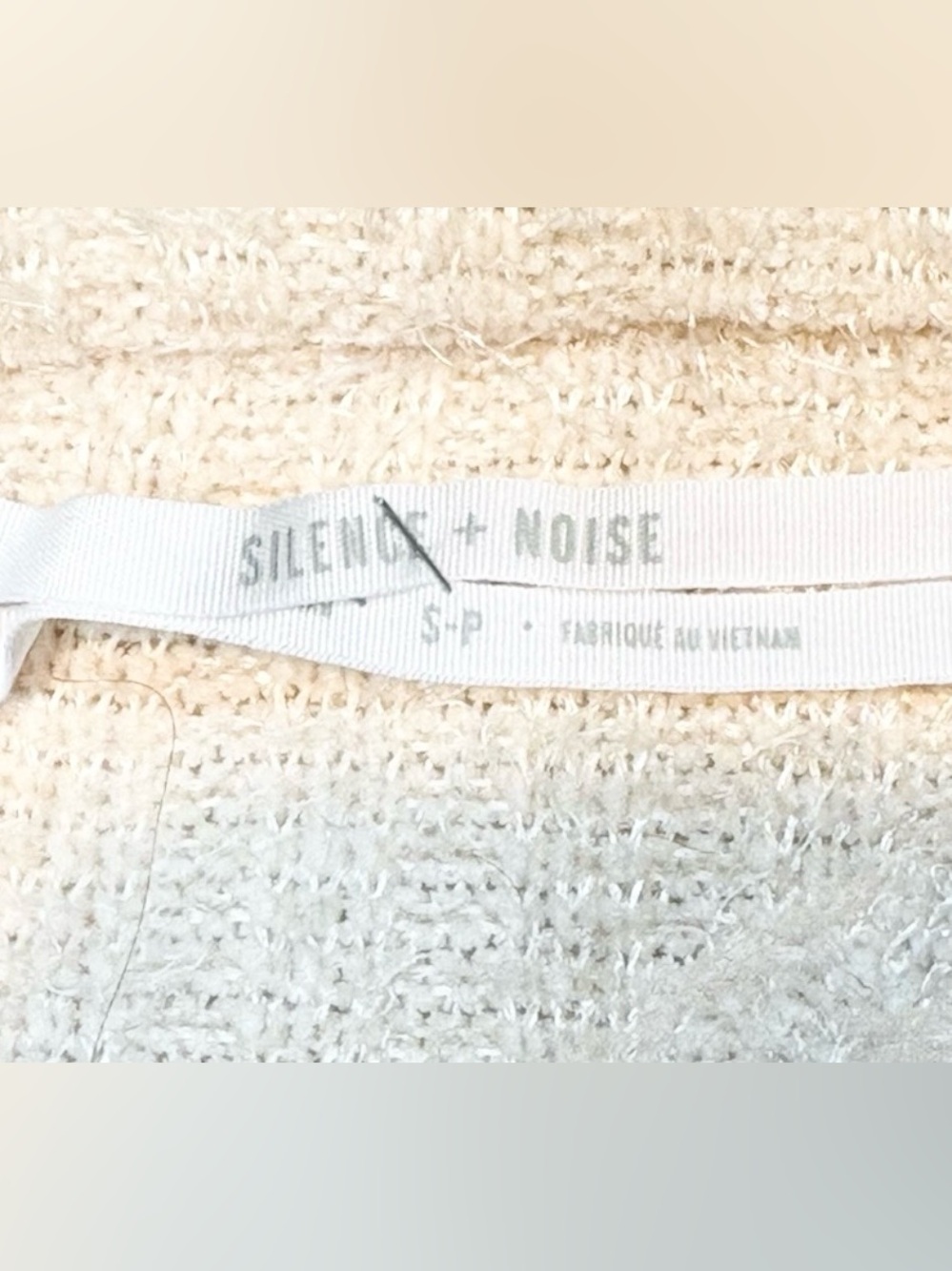 Silence + Noise Claudia Off-The-Shoulder Sweater
See all Silence + Noise small - Picture 7 of 9